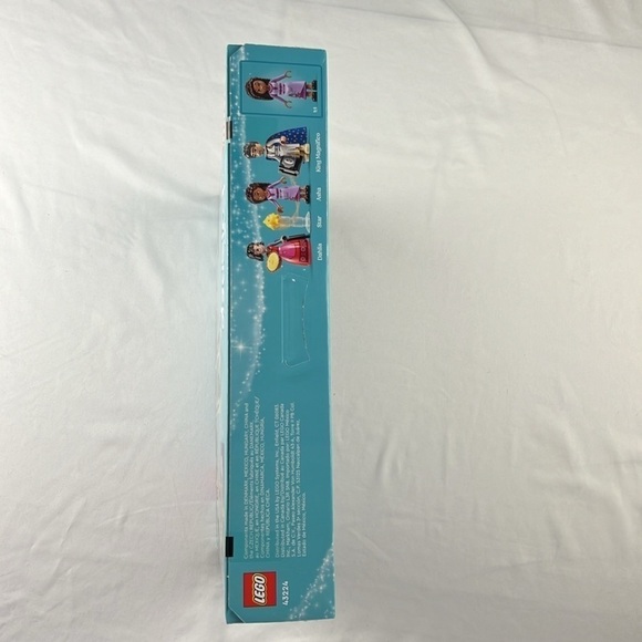 Lego Set 43224 - King Magnifico’s Castle - 613 Pieces - Wish Movie NWT - Disney - Picture 5 of 9